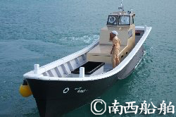 グラスボート仕様の大型サバニ船 4ト